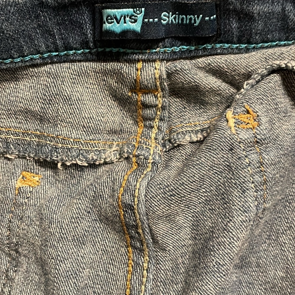 Levi’s - Picture 5 of 6